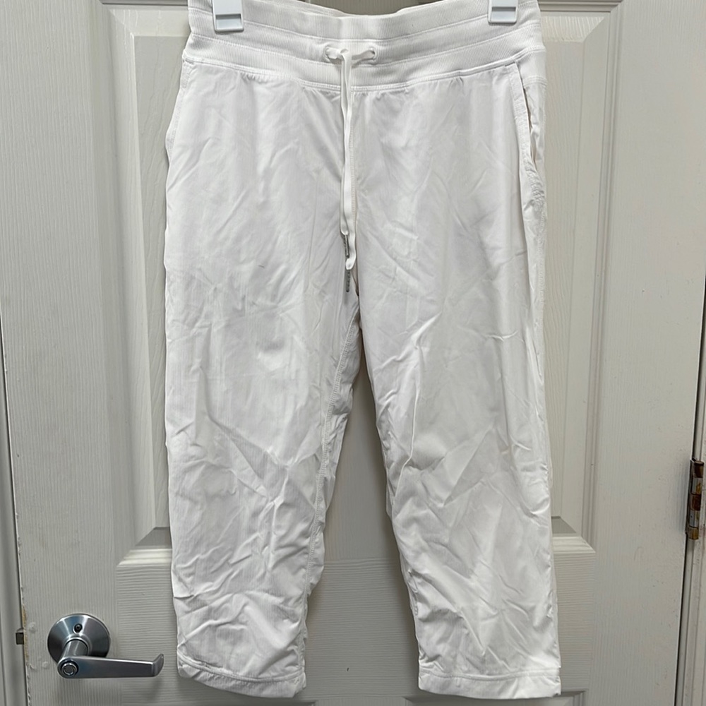 Lululemon White Cropped Lined Jogger With Pockets Size 6